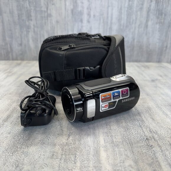 SAMSUNG SMX-F30BN 42x ZOOM CAMCORDER DIGITAL VIDEO CAMERA 8gb SD & CHARGE CABLE - Picture 1 of 16